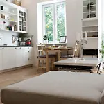 Διαμέρισμα Concierge Traveller's Nest Wspolna *