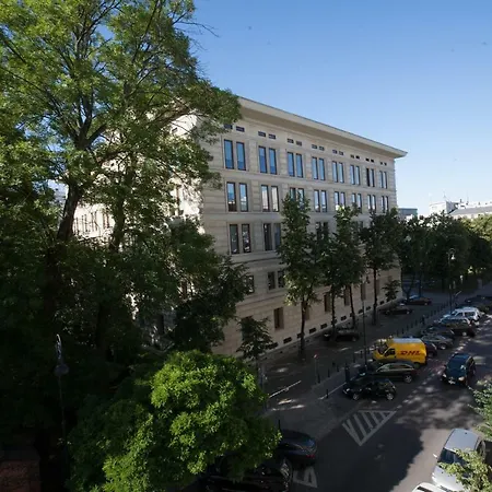 Apartment Concierge Traveller's Nest Wspolna *